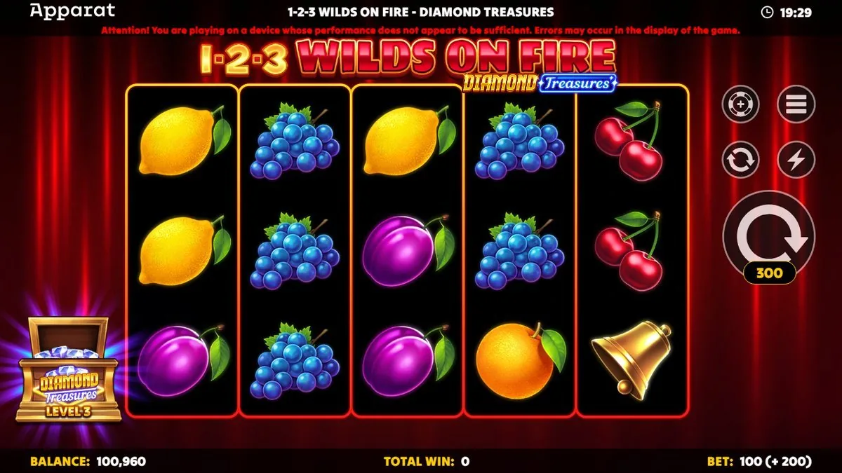 Het basisspel: citroen, druiven, pruim, sinaasappel en kers op de vijf rollen, met de Diamond Treasures Level-3-kist linksonder. Rustig fruit, wachtend op vuur.