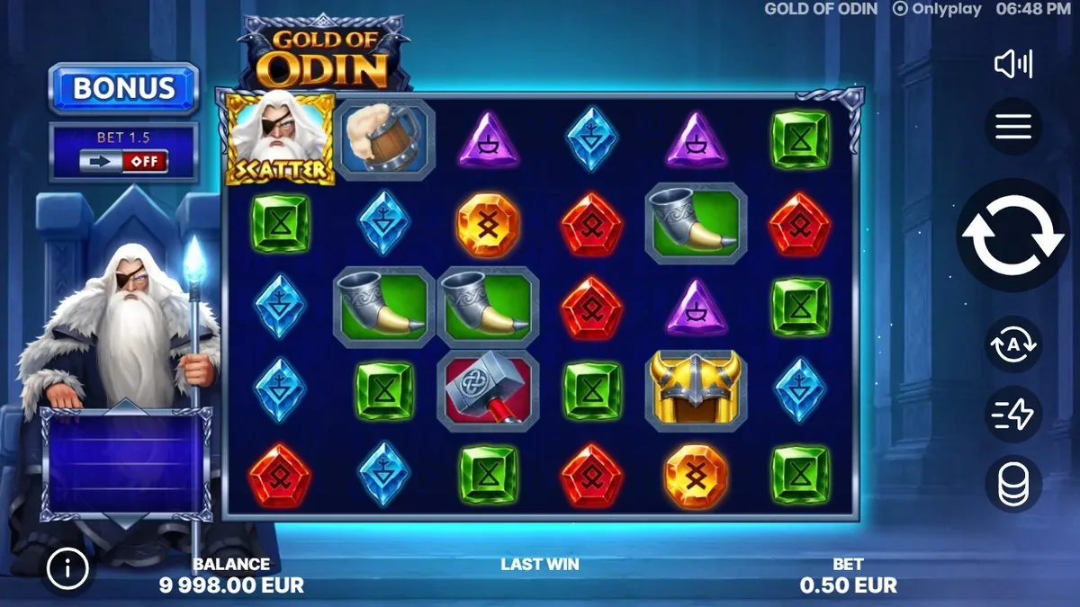 Het volle 6×5-raster in rust: de gouden Odin-scatter zit linksboven, met een mix van gemmen, runenmunten, een drinkhoorn en de gehoornde helm. Zo begint elke pay-anywhere-spin.