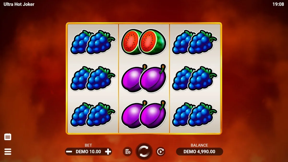Het rustige basisspel op 3×3: blauwe druiven, watermeloen en pruimen op de crèmekleurige rollen. Zo ziet negen van de tien spins eruit — vertrouwd en vlot.